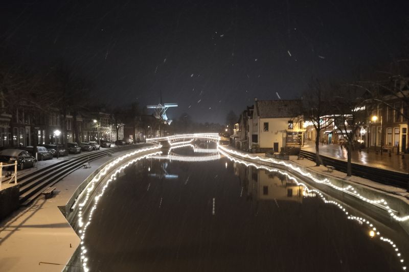 Het sneeuwt dat het het kraakt in Friesland